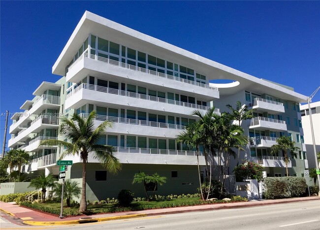 Primary Photo - 7800 Collins Ave