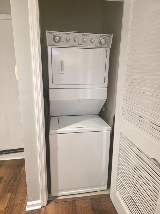 Building Photo - 736 S Kedzie Ave