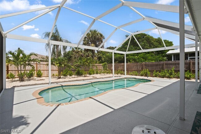 Building Photo - 779 98th Ave N