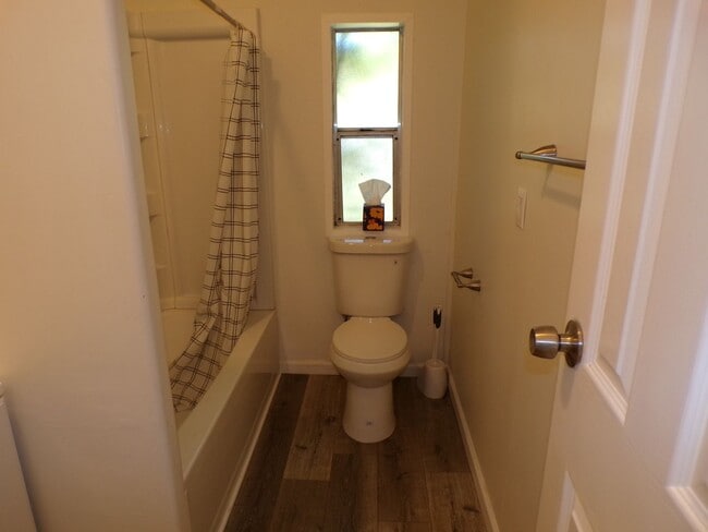 Building Photo - 13230 OR-238