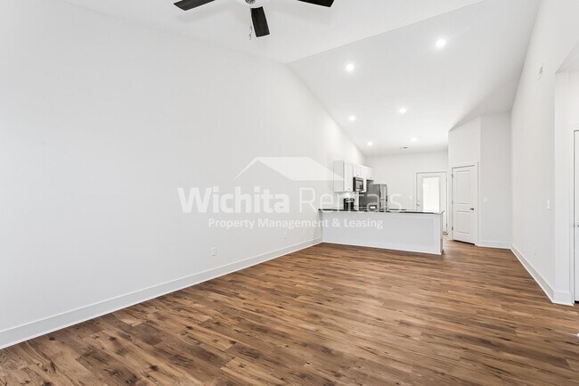 Building Photo - 1867-1867 S Hickory Creek Ct