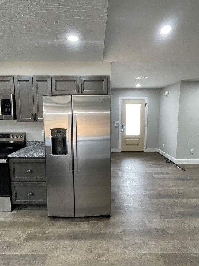 Building Photo - NEW CONSTRUCTION 3 Bed 2 Bath FOR RENT in Waynesville