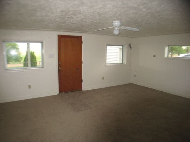 Building Photo - SINGLE-LEVEL 2 BEDROOM, 1 BATHROOM, SINGLE...