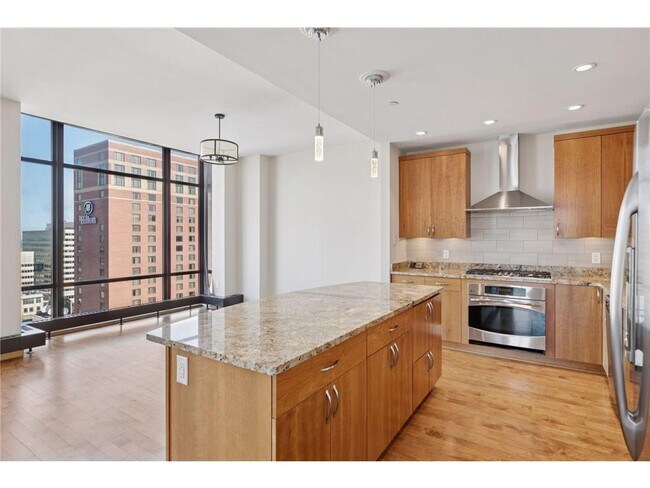 Building Photo - 201 S 11th St