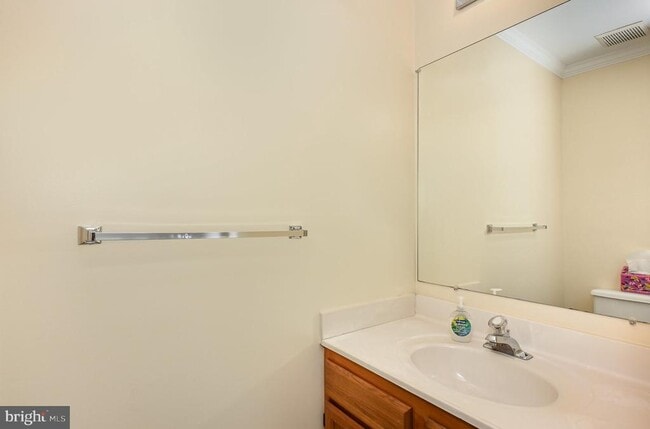 Building Photo - 1838 Oxford Square