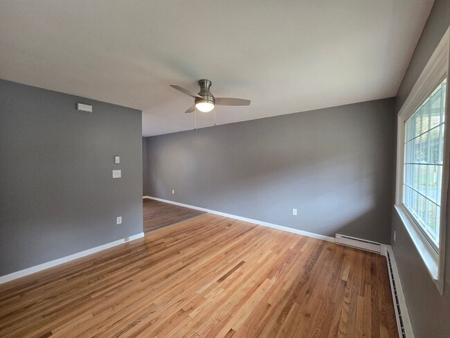 Building Photo - 1237 E Emmaus Ave