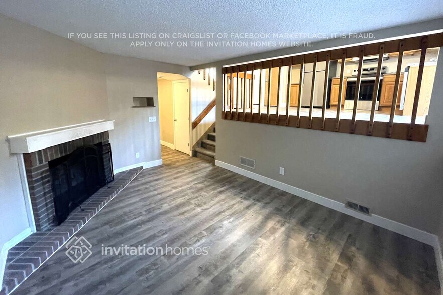 Building Photo - 575 Longfellow Ln