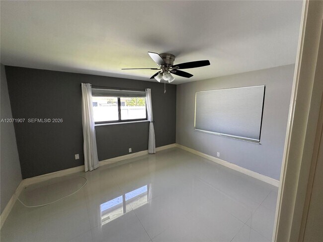 Building Photo - 410 NW 65th Ave