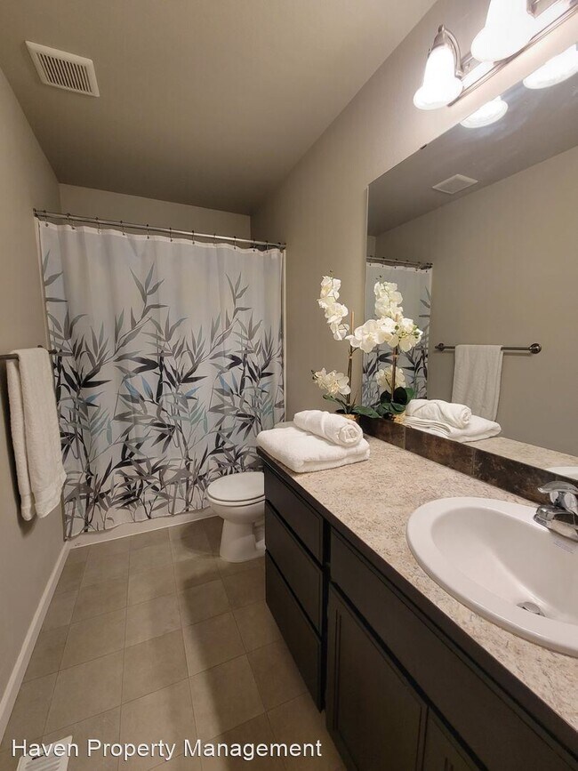 Building Photo - 4 br, 2.5 bath House - 5915 Alaska Ct