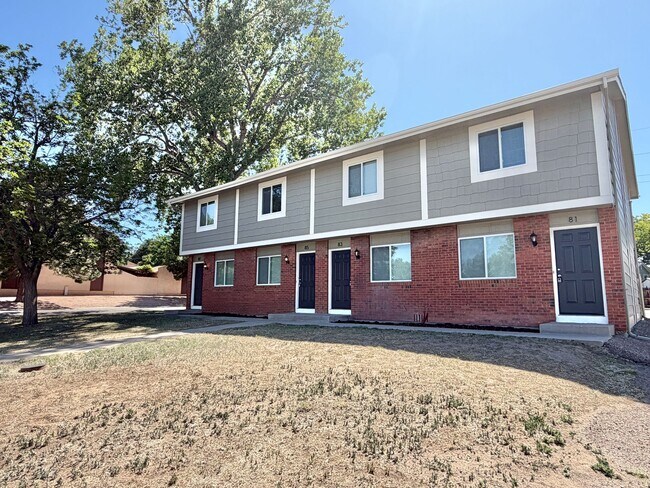 Building Photo - 87 Castle Royal Dr
