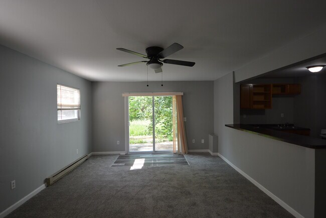 Building Photo - 10032 Regency Ct