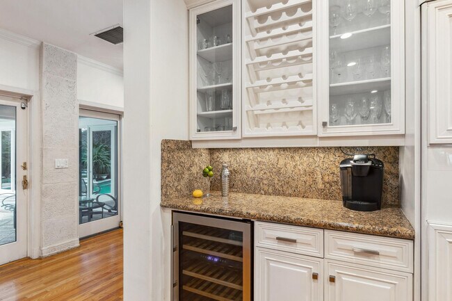 Building Photo - 3301 NE 16th St