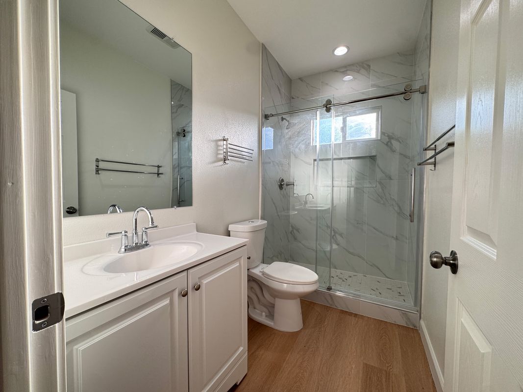 Building Photo - 6635 Vanguard Ave