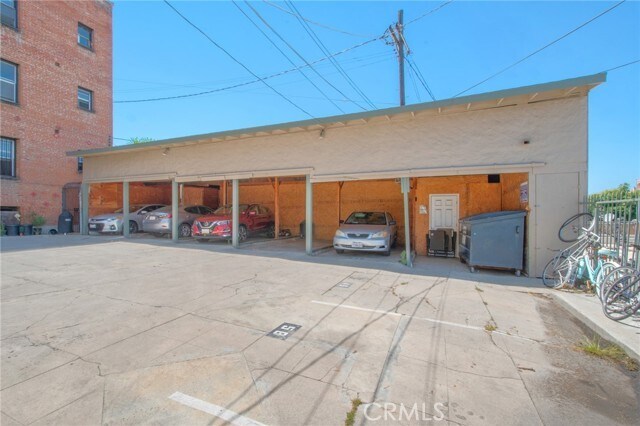 Building Photo - 251 N Kenmore Ave