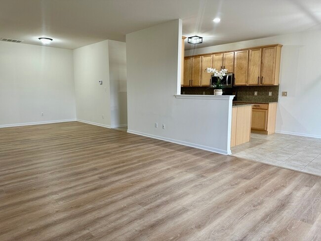 Building Photo - 1308 Charlevoix Way