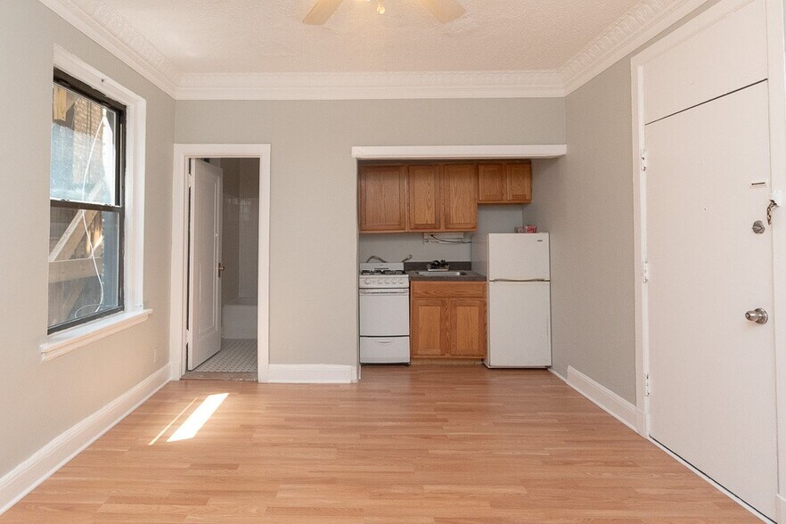 Building Photo - 3836 N Fremont St