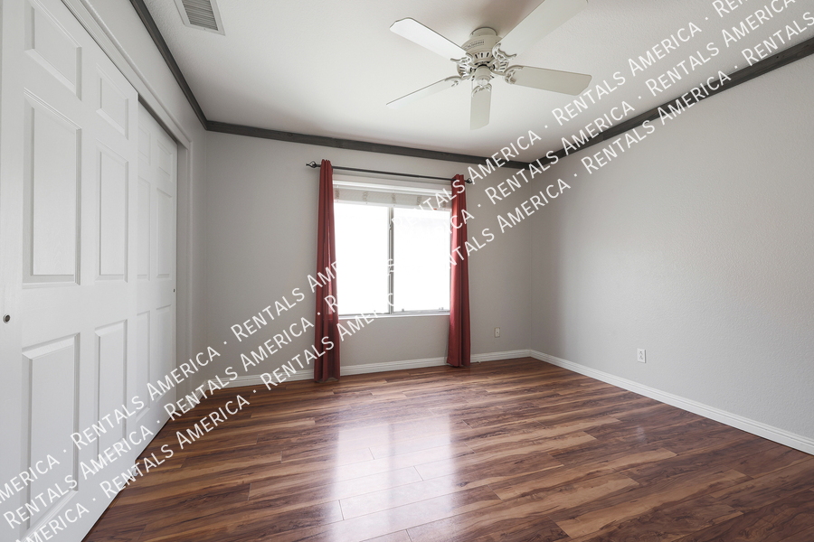 Building Photo - 3719 W Fallen Leaf Ln