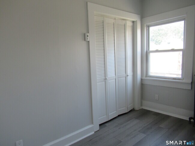 Building Photo - 81 Jetland St