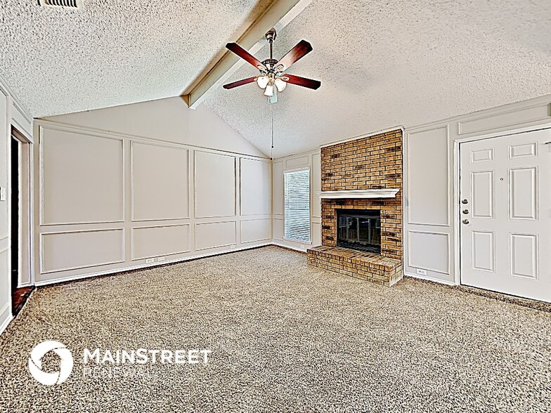 Building Photo - 808 Crystal Creek Ln