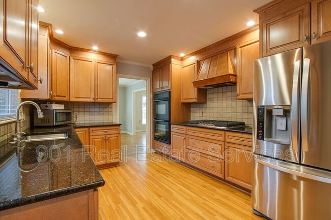 Building Photo - 5350 Edenshire Cove