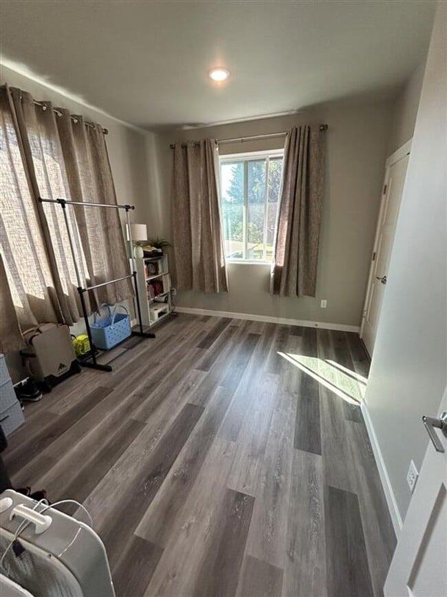 Building Photo - Great 3-bedroom, 2 bath home in Sumas, WA