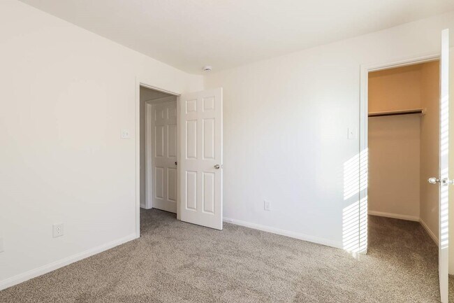 Building Photo - 1511 Weiland Manor Ln