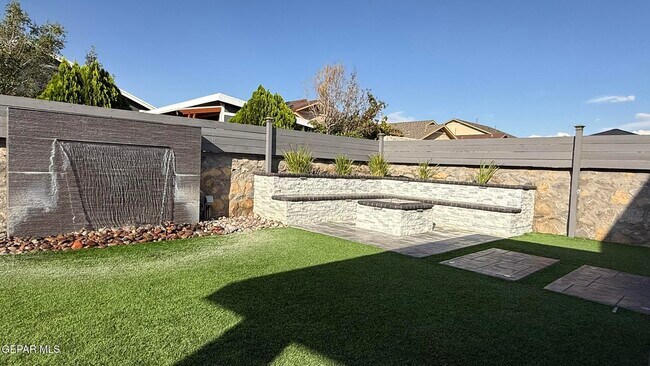 Building Photo - 13139 Saker Dr