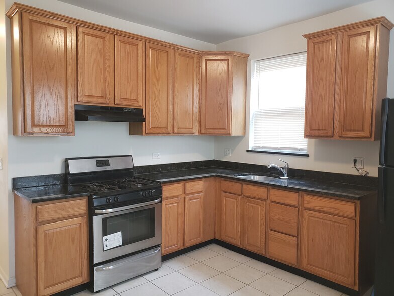 Building Photo - 5435 S Hermitage Ave