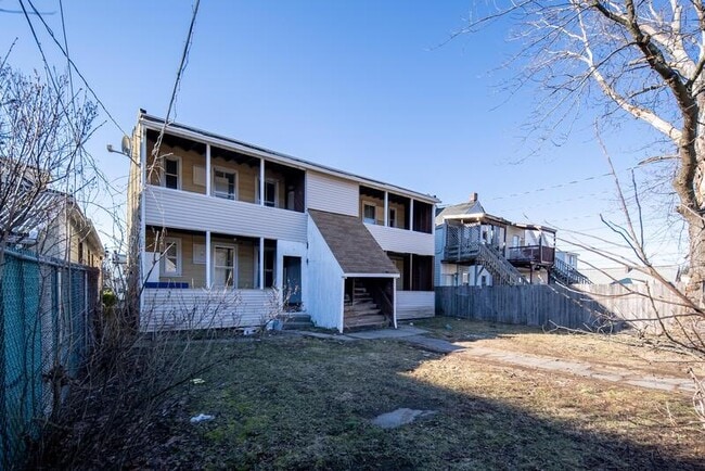Building Photo - 428 7th Ave
