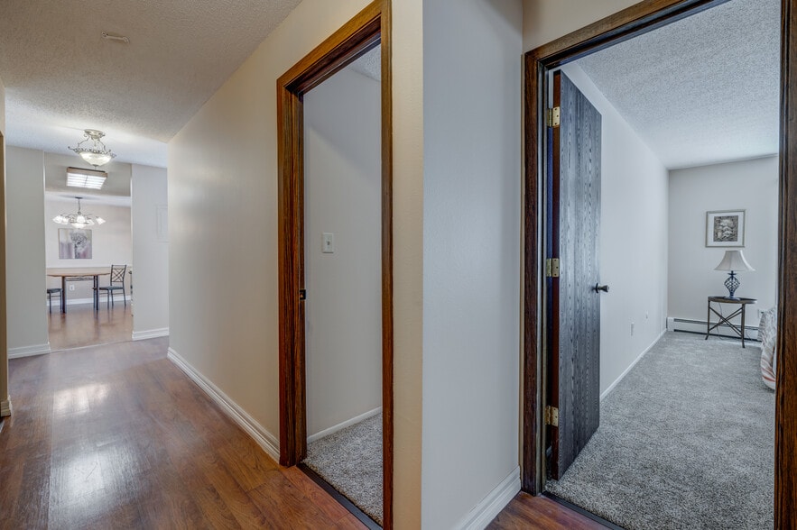 Building Photo - 4500 S Poplar St