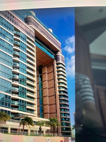 Building - 1888 Kalakaua Ave