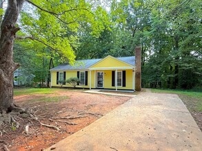 Building Photo - 5522 Great Wagon Rd