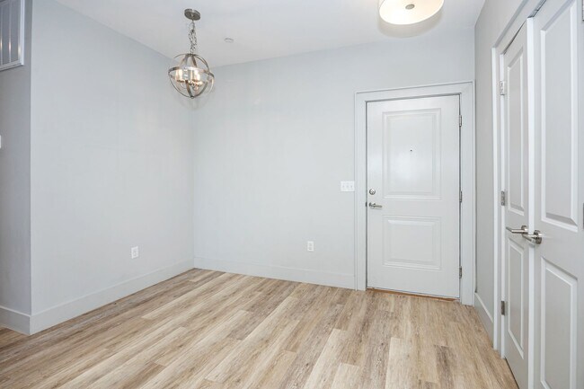 Building Photo - Beautiful 2-Bedroom Condo at The Inlet