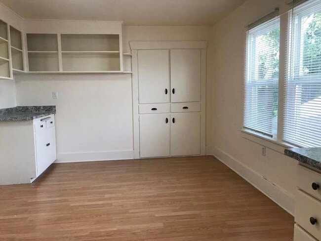 Building Photo - CLICK "REQUEST A TOUR" NOW!