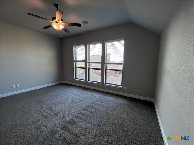 Building Photo - 535 Orchard Way