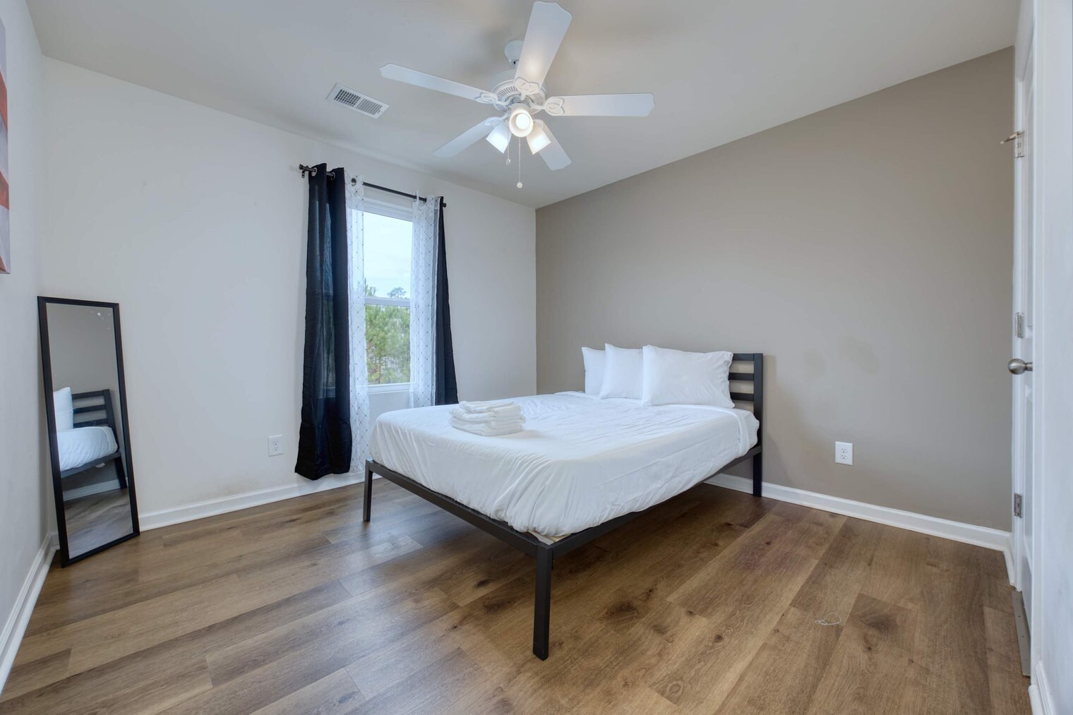 Building Photo - 765 Compass Trl