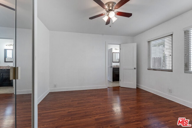 Building Photo - 927 N Edinburgh Ave