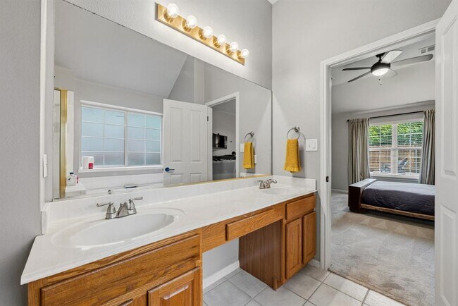 Building Photo - 6816 Beatty Dr