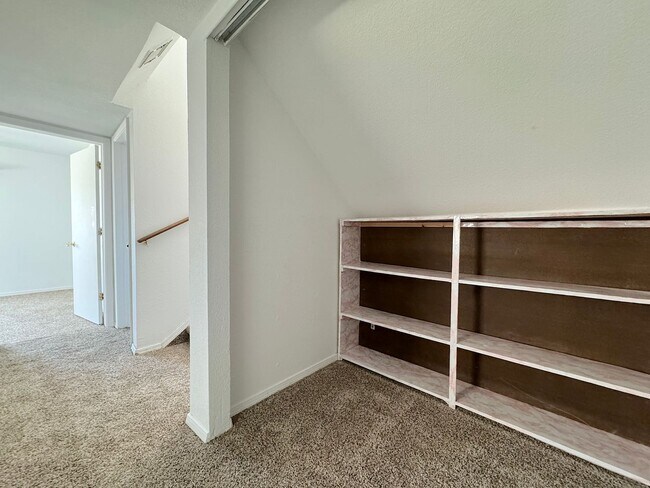 Building Photo - Northeast El Paso 3 Bed Refrig A/C split T...