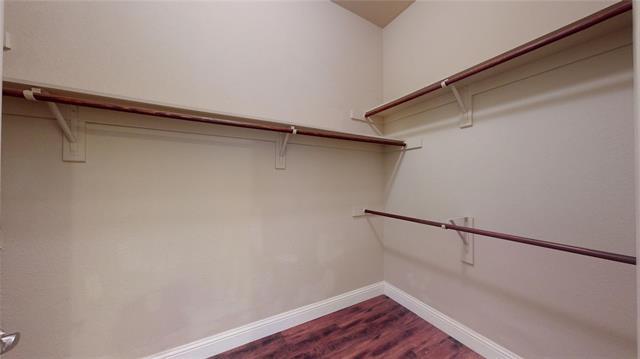 Building Photo - 7601 Maplewood Dr