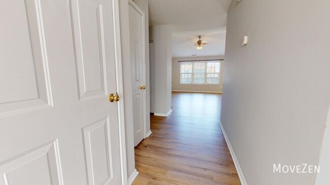 Building Photo - 6032 Saybrooke Dr