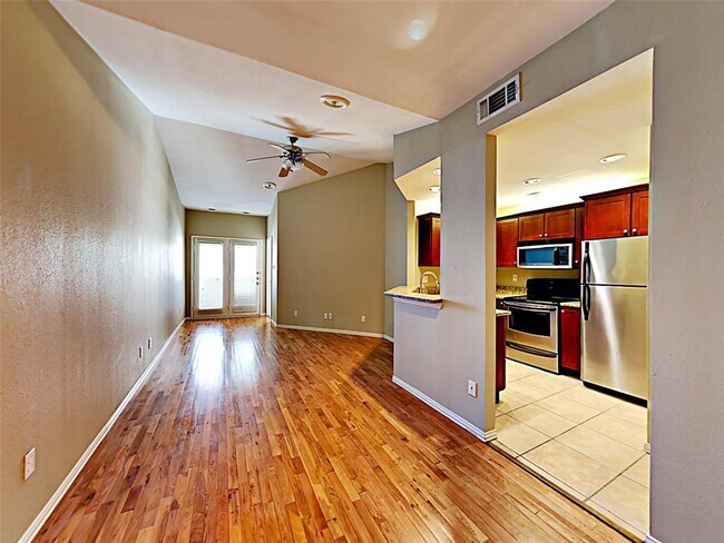 Building Photo - 4104 N Hall St