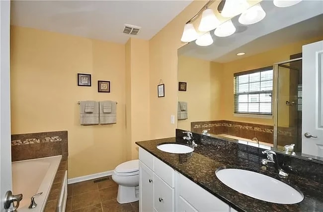 Building Photo - 3004 Grey Fox Cir