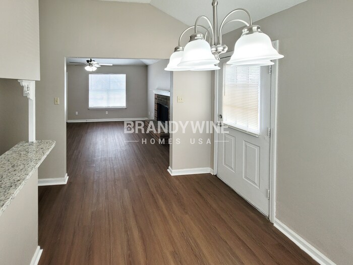 Building Photo - 5962 Cottage Hill Dr