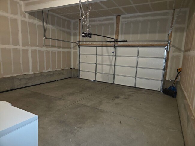 Building Photo - Modern Comfort in a Prime Location – 3 Bed / 2.5 Bath Home in Denver!