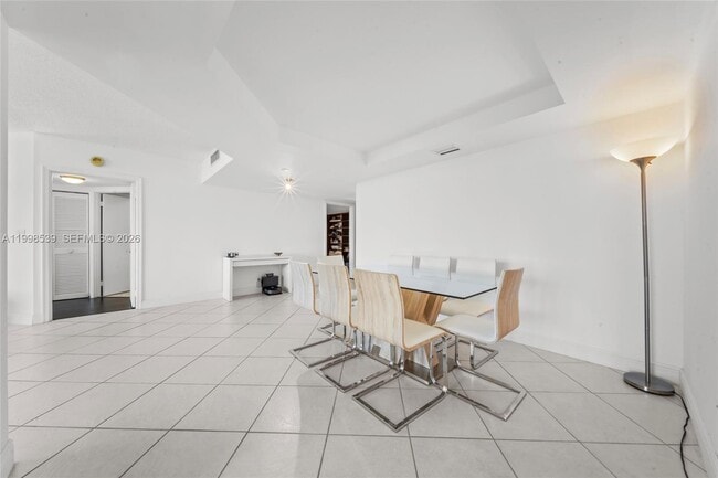 Building Photo - 3598 Yacht Club Dr