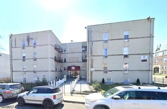 Building Photo - 58 Underwood St