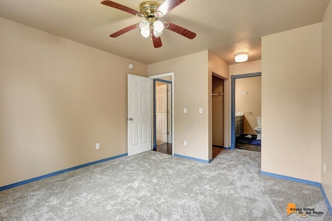 Building Photo - East Anchorage Home with In Unit Laundry a...