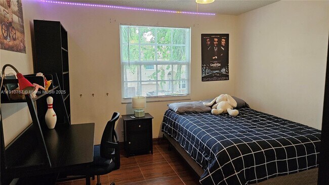 Building Photo - 1256 NW 110th Ave