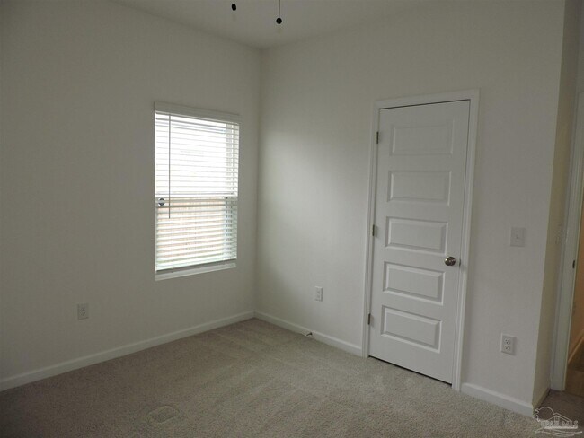 Building Photo - 9629 Sagewood Dr